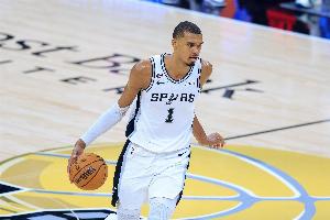 实时NBA雄鹿vs热火jrs直播_实时NBA雄鹿vs热火jrs直播在线观看_免费看直播